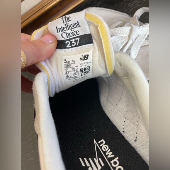 New Balance Classic 237 White and Black Trainers 6 in women’s - Picture 8 of 8